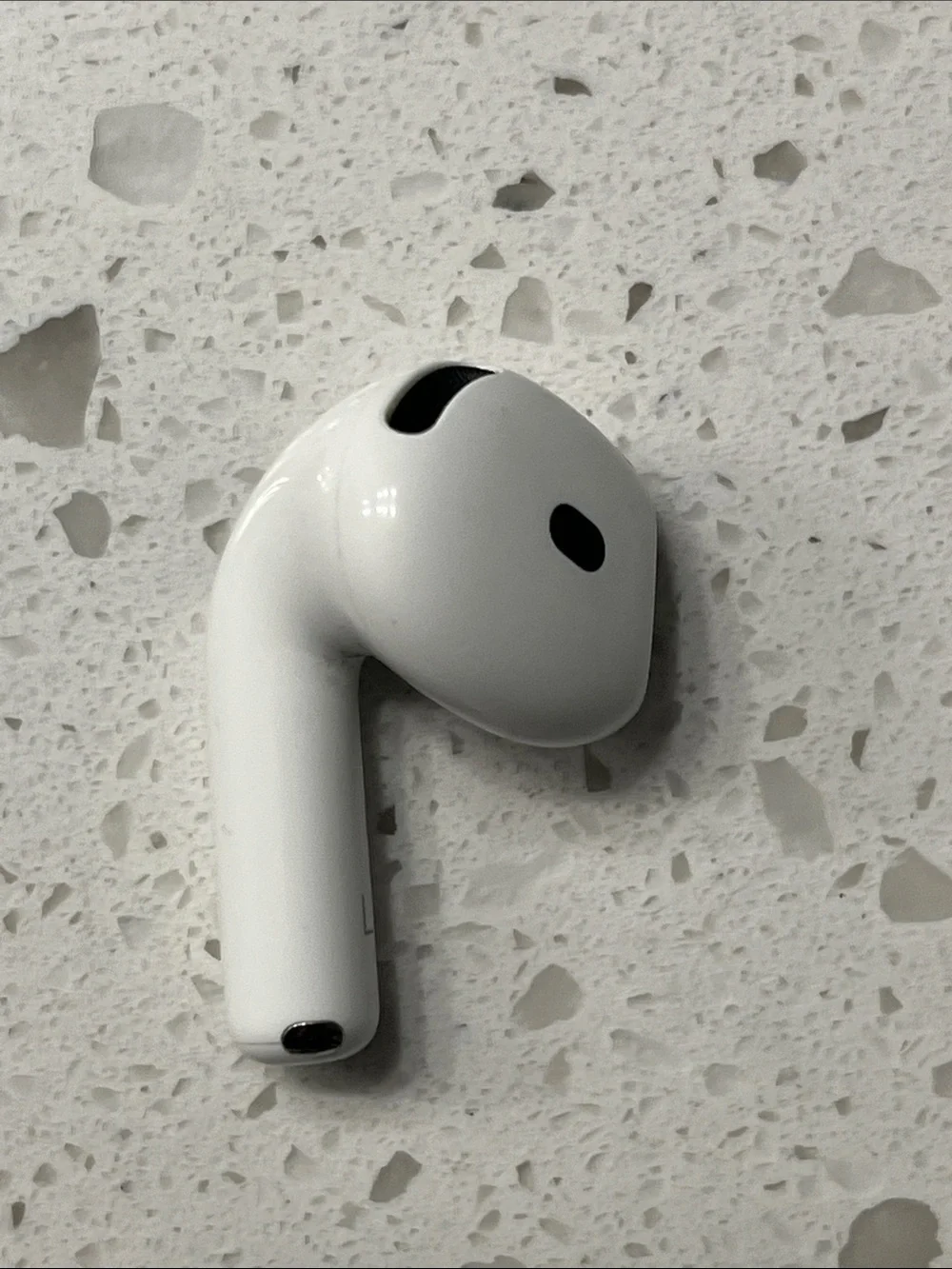Genuine Apple AirPods 4 (L) A3053 Right side Replacement ONLY